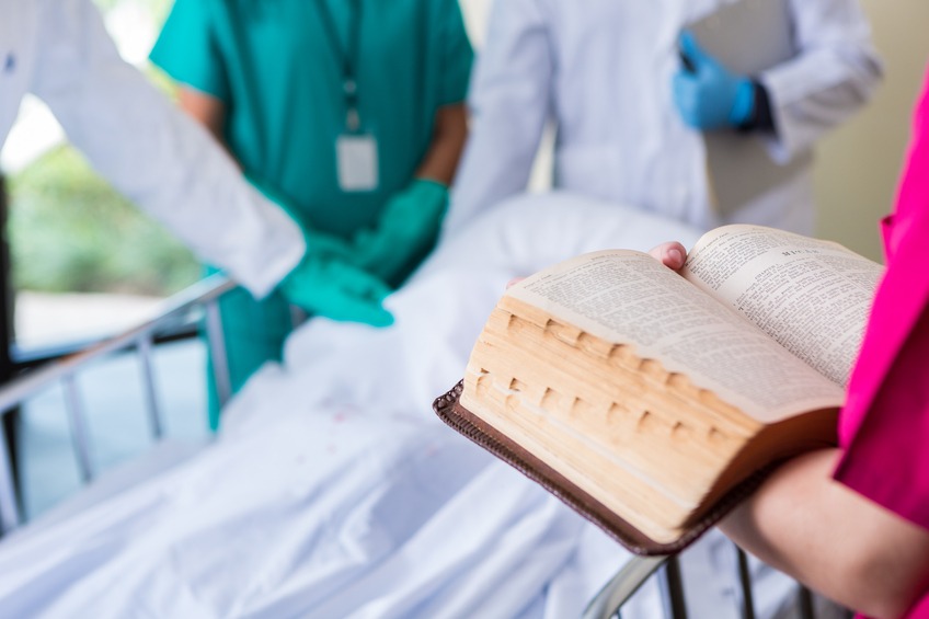 Nos hospitais, os líderes religiosos poderão ser acompanhados por auxiliares. Crédito: Divulgação