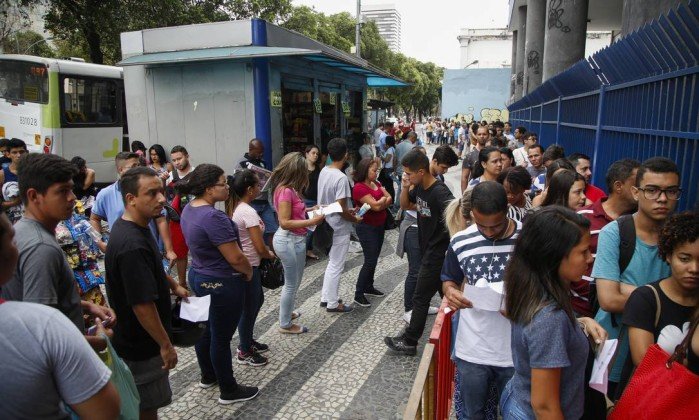 Estudantes no primeiro dia de provas do Enem 2017 . Crédito: Barbara Lopes/Agência O Globo/05-11-2017