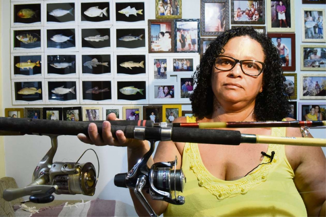 A pescadora Ana Maria Rodrigues Seletes é uma das atingidas pela lama de rejeitos da Samarco . Crédito: Carlos Alberto