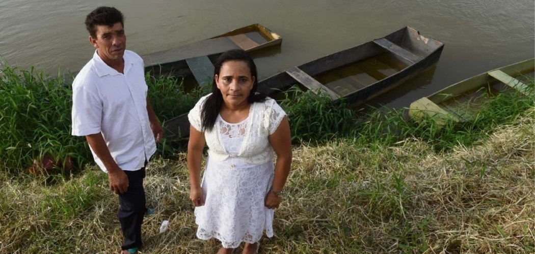 A pescadora Joselita Maria de Jesus Correia e o marido foram atingidos pelos rejeitos de lama da Samarco . Crédito: Carlos Alberto
