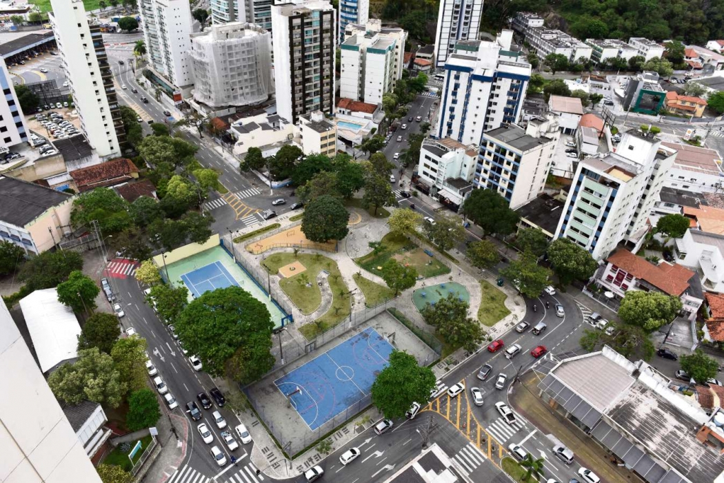 Autoridades estudam possível abertura de pista na Praça do Cauê. Crédito: Fernando Madeira