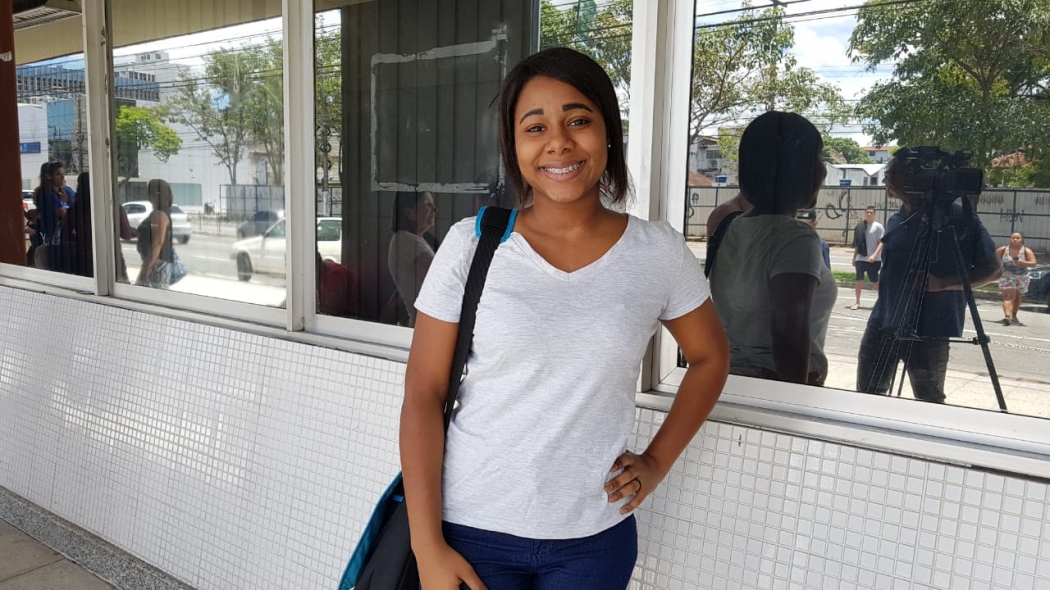 Isabela Campos, 16 anos, está fazendo o Enem 2018 para treinar. Crédito: Patrícia Scalzer
