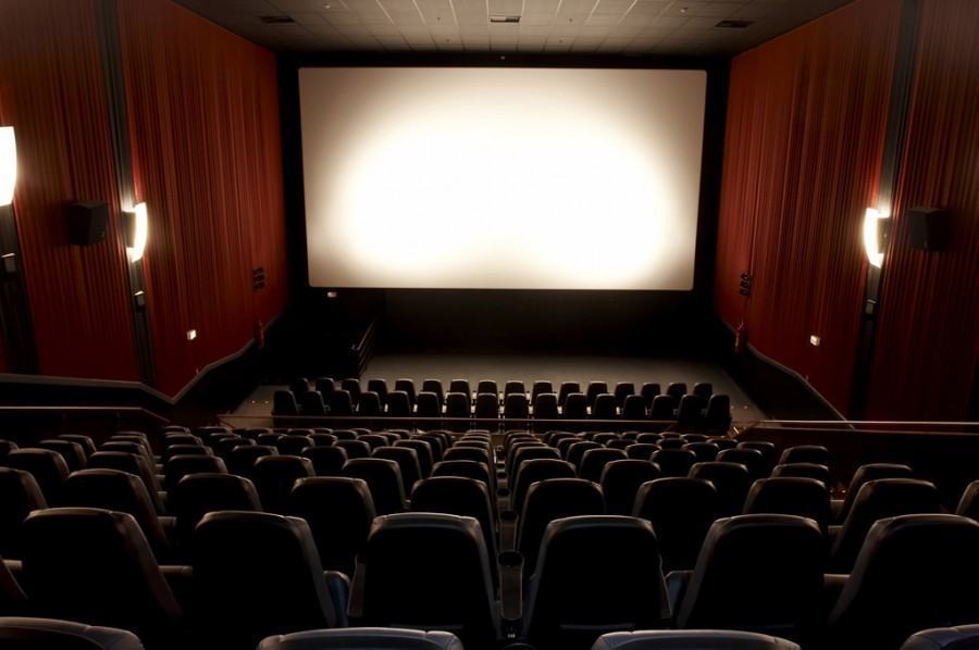 Salas de cinema terão de implantar recursos de audiodescrição, legendas e linguagem de sinais em 2019. Crédito: Cinemark/Reprodução
