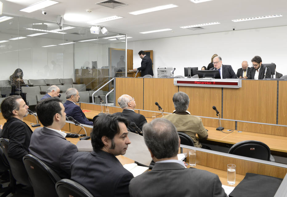 Sessão na Assembleia Legislativa de Minas Gerais. No dia 20 de novembro, os deputados estaduais aprovaram reajuste para os servidores. Crédito: Divulgação