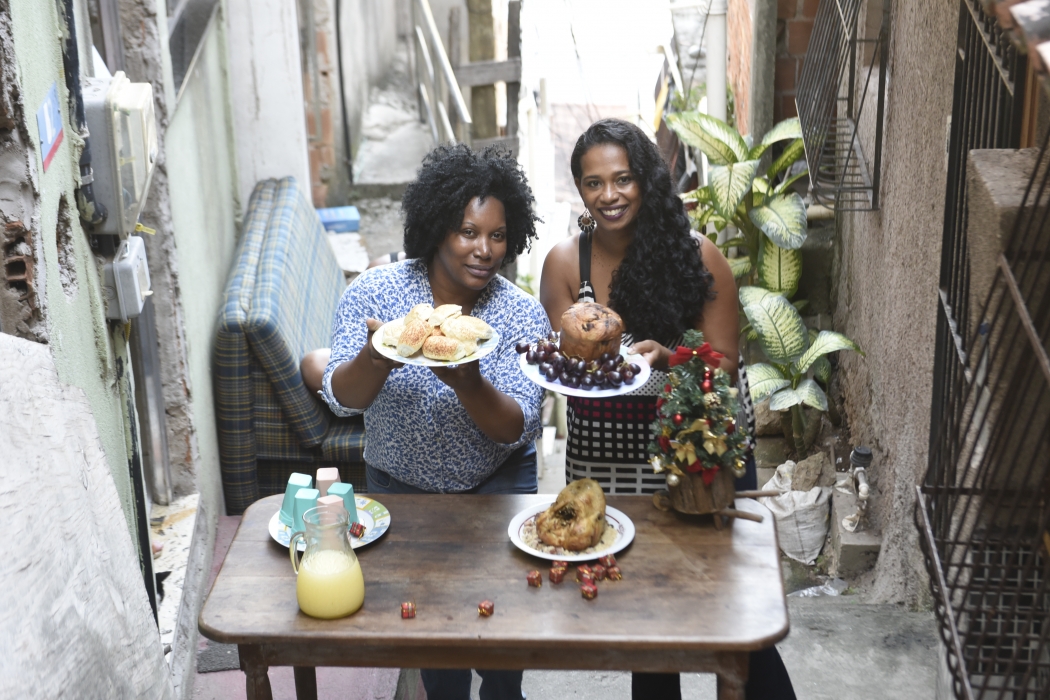 A Gazeta | Amigas vão passar a ceia de Natal com moradores de rua A Gazeta | Amigas vão passar a ceia de Natal com moradores de rua