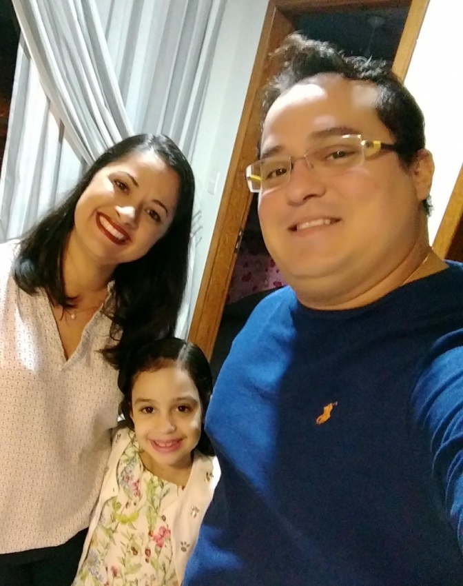 Ana Paula Ferro e Emerson Castro: casal formado no Saloon, de Carapina, na Serra, está há 9 anos juntos e tem uma filha de 8 anos. Crédito: Arquivo pessoal/Gazeta Online