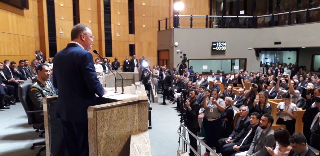 Casagrande discursa na Assembleia durante a cerimônia de posse. Crédito: Carlos Alberto Silva