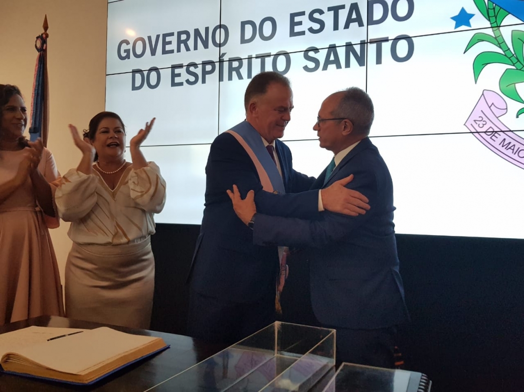 Paulo Hartung passa a faixa de Governador do ES para Renato Casagrande. Crédito: Letícia Gonçalves