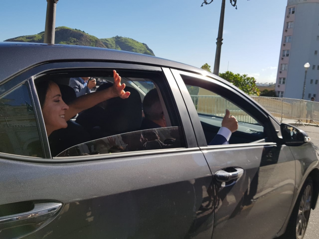 Após deixar o Palácio Anchieta, Paulo Hartung foi embora com a esposa num Corolla. Crédito: Letícia Gonçalves