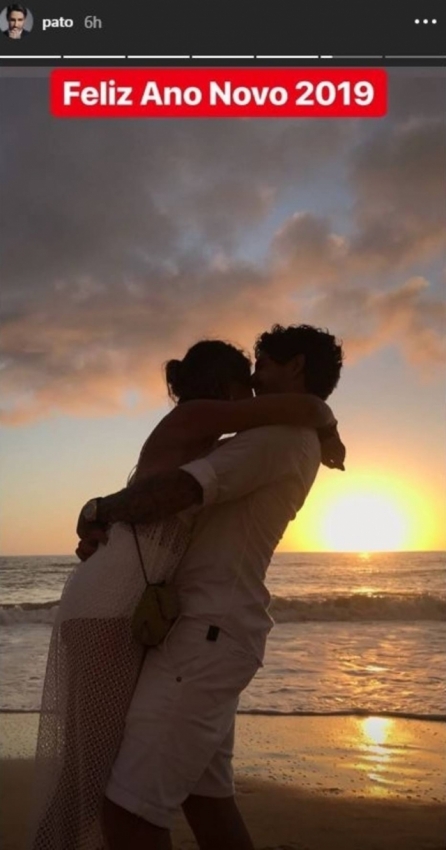 01/01/2019 - A filha de Silvio Santos, Rebeca Abravanel, e o jogador Alexandre Pato. Crédito: Instagram/@pato