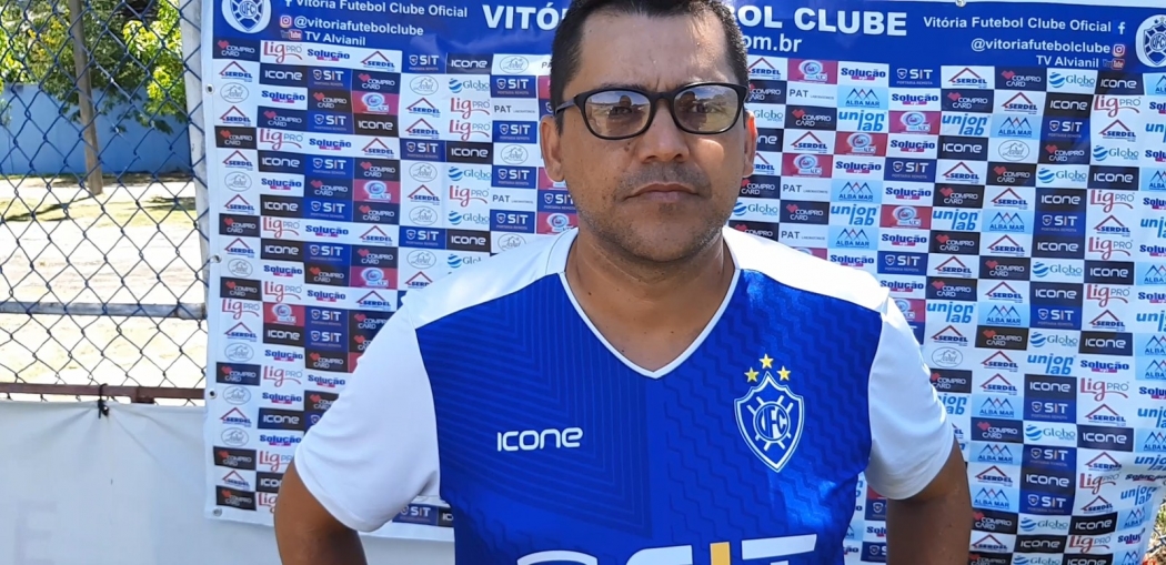 Técnico Cláudio Roberto, do Vitória. Crédito: Sidney Novo/Globo Esporte