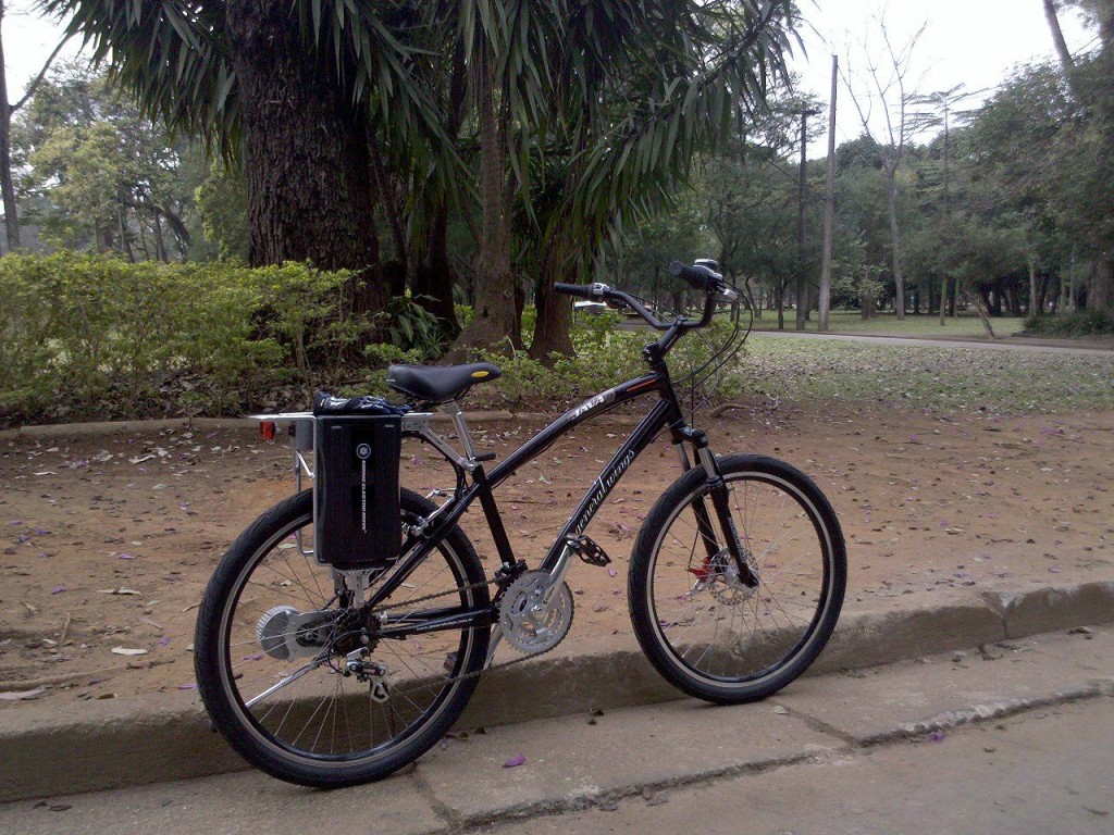 Um bicicleta elétrica, na versão mais barata, custa em torno de R$ 2 mil. Crédito: Divulgação