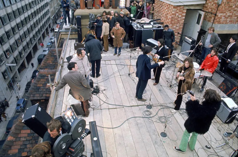 Imagens do último shows dos Beatles, no telhado da Apple Records, em 30 de janeiro de 1969. Crédito: Apple Records