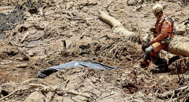 Com fortes chuvas em Brumadinho, bombeiros concentram buscas no rio Paraopeba  